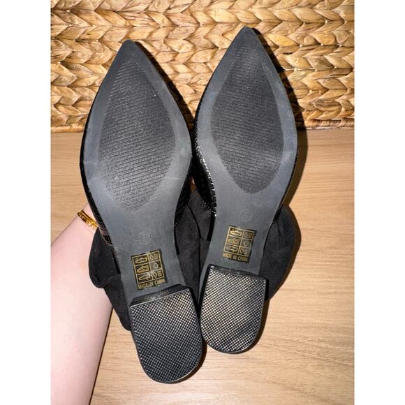 NIB! Journee Collection MELORA LOW BLOCK HEELS IN VEGAN LEATHER - Picture 12 of 13